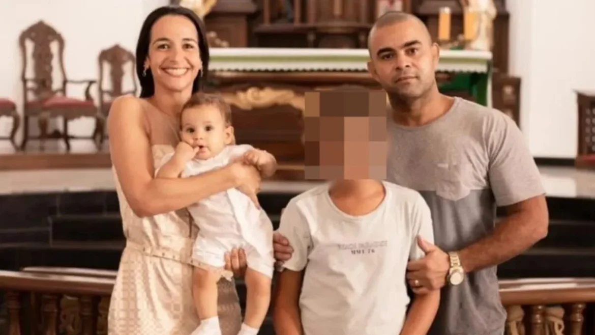 Adolescente Mata Pais